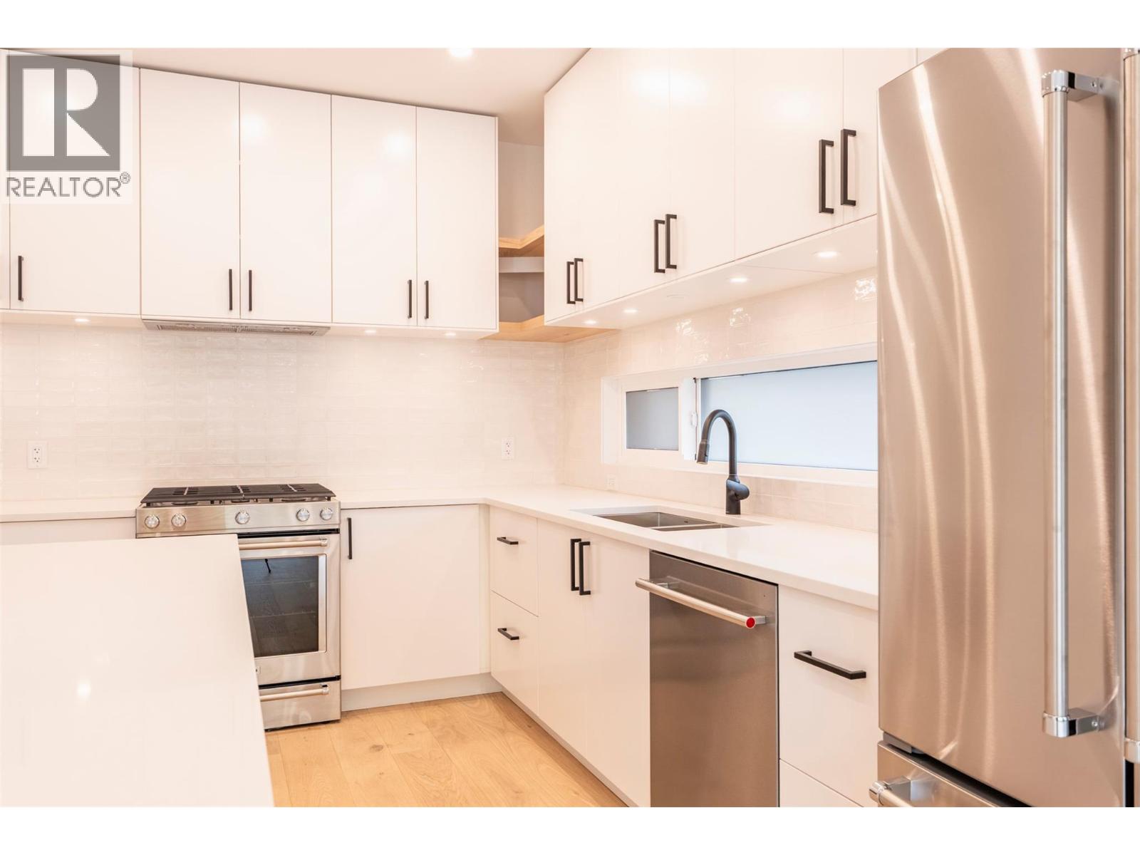 #B 518 Robson Street - 5