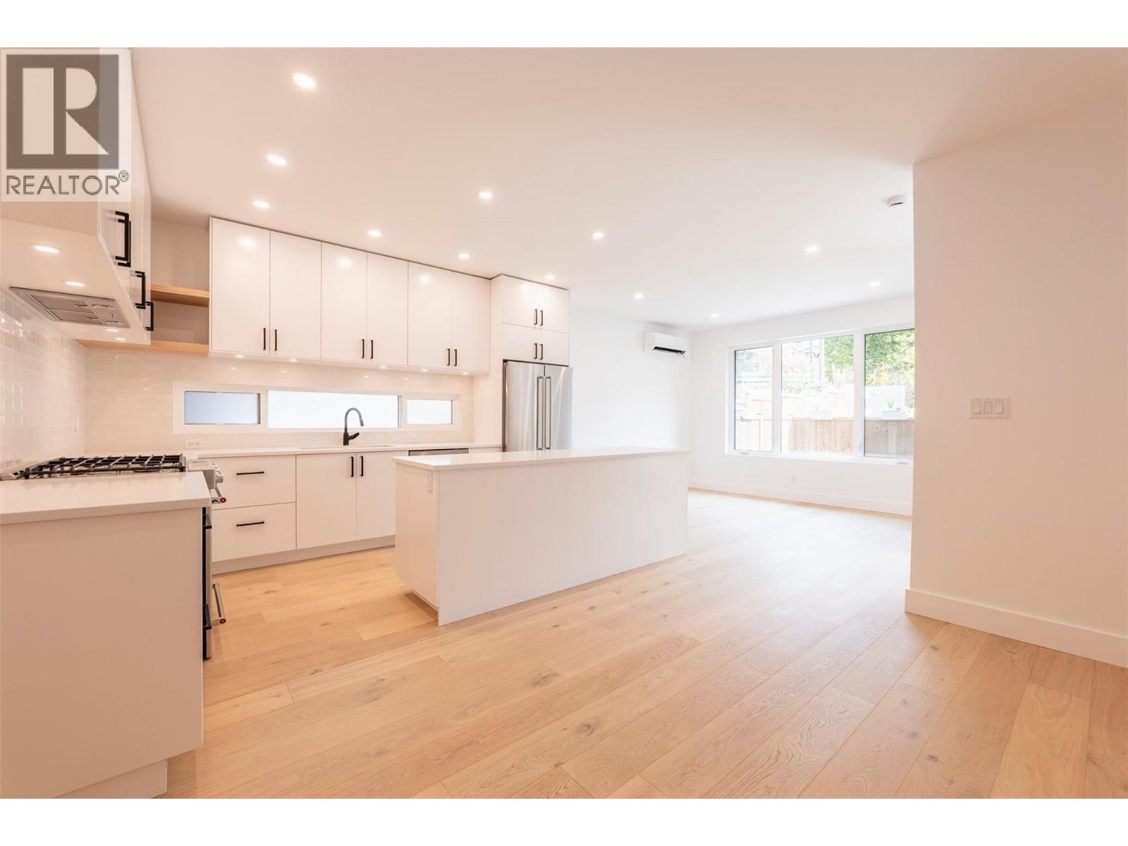 #B 518 Robson Street - 8