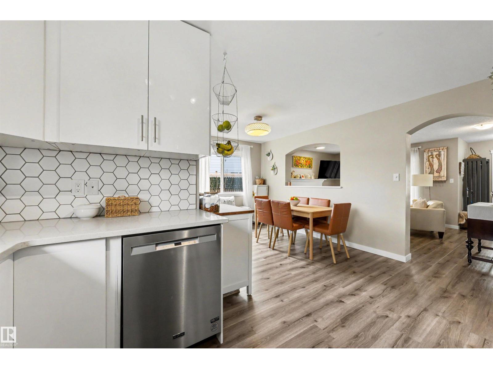 5432 203 ST NW, Edmonton