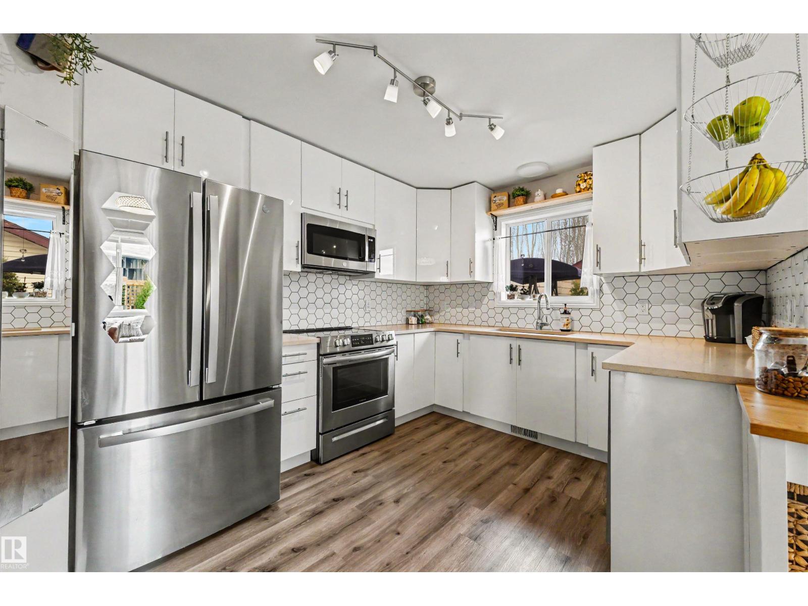 5432 203 ST NW, Edmonton