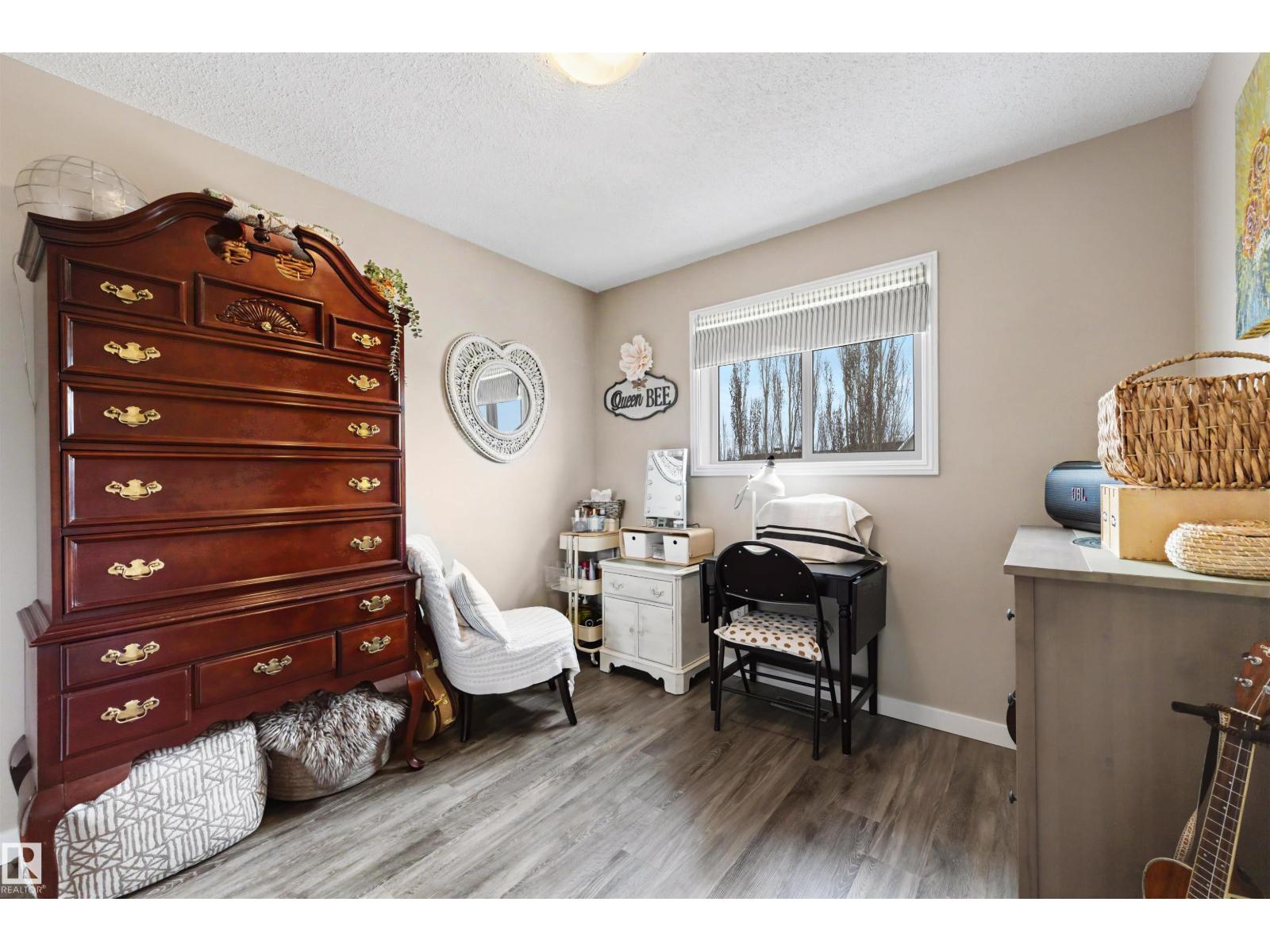 5432 203 ST NW, Edmonton