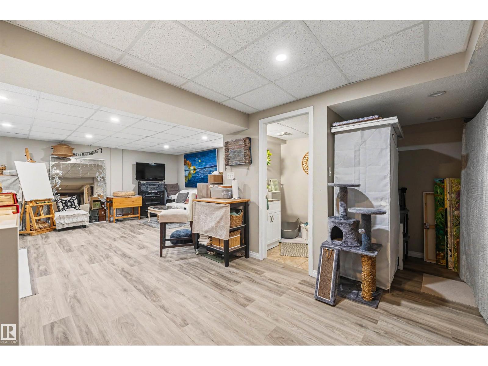 5432 203 ST NW, Edmonton