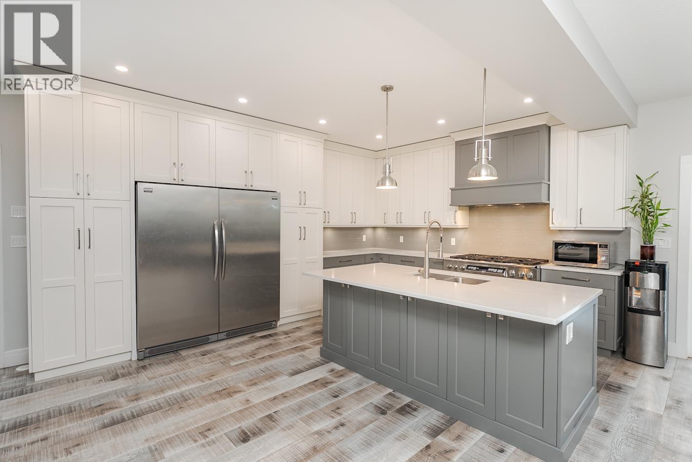 3350 HILLSIDE DRIVE, Prince George