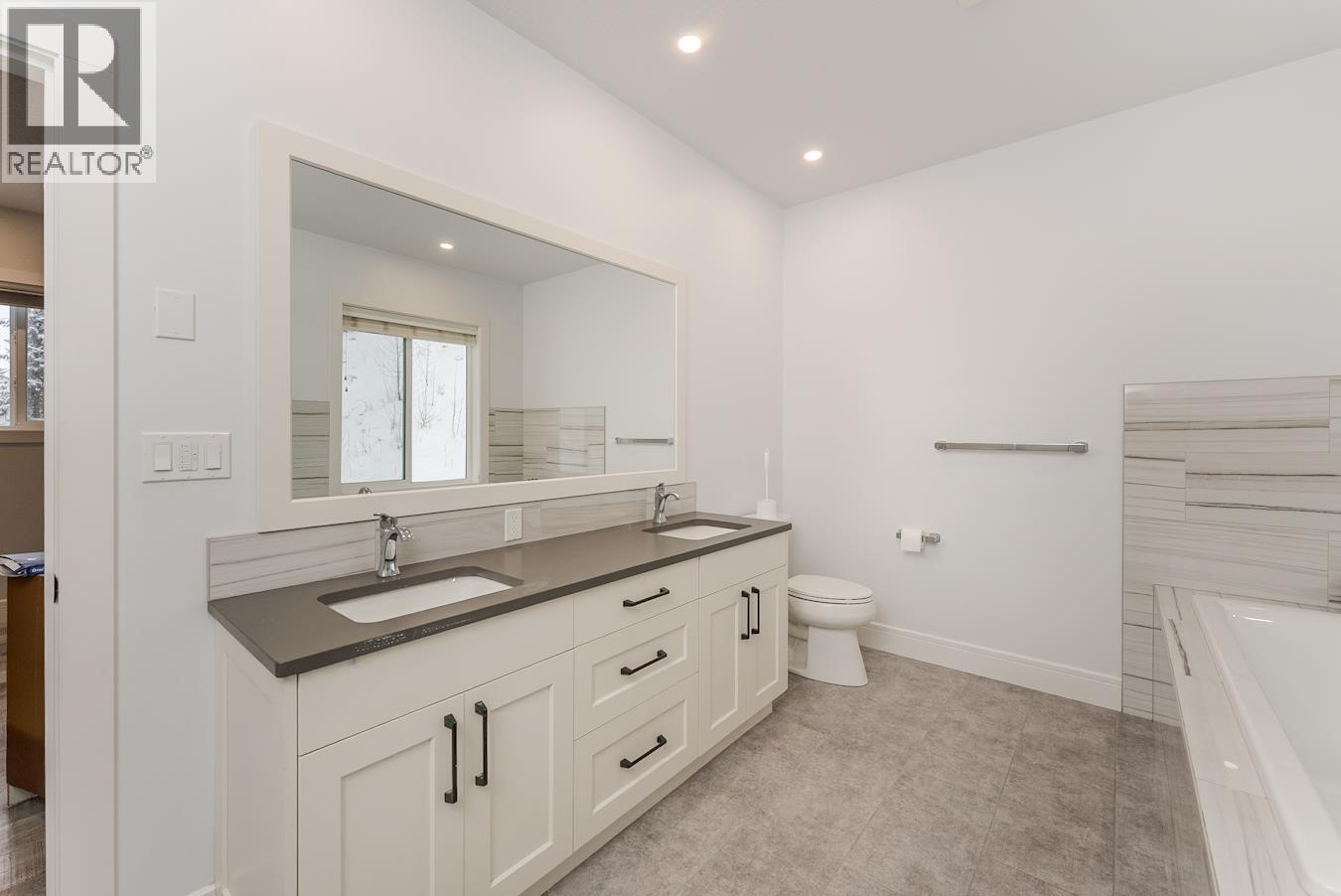 3350 HILLSIDE DRIVE, Prince George