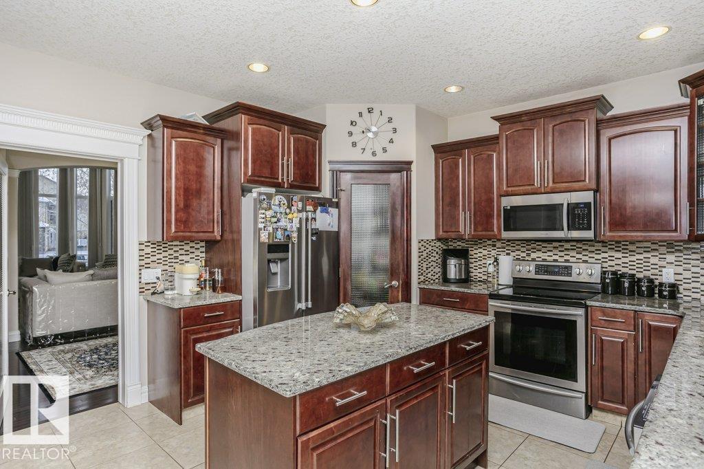 1520 67 ST SW, Edmonton