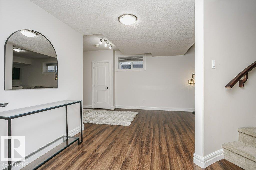 1520 67 ST SW, Edmonton