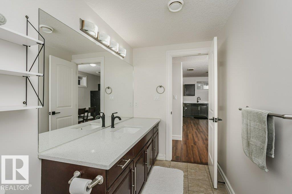 1520 67 ST SW, Edmonton