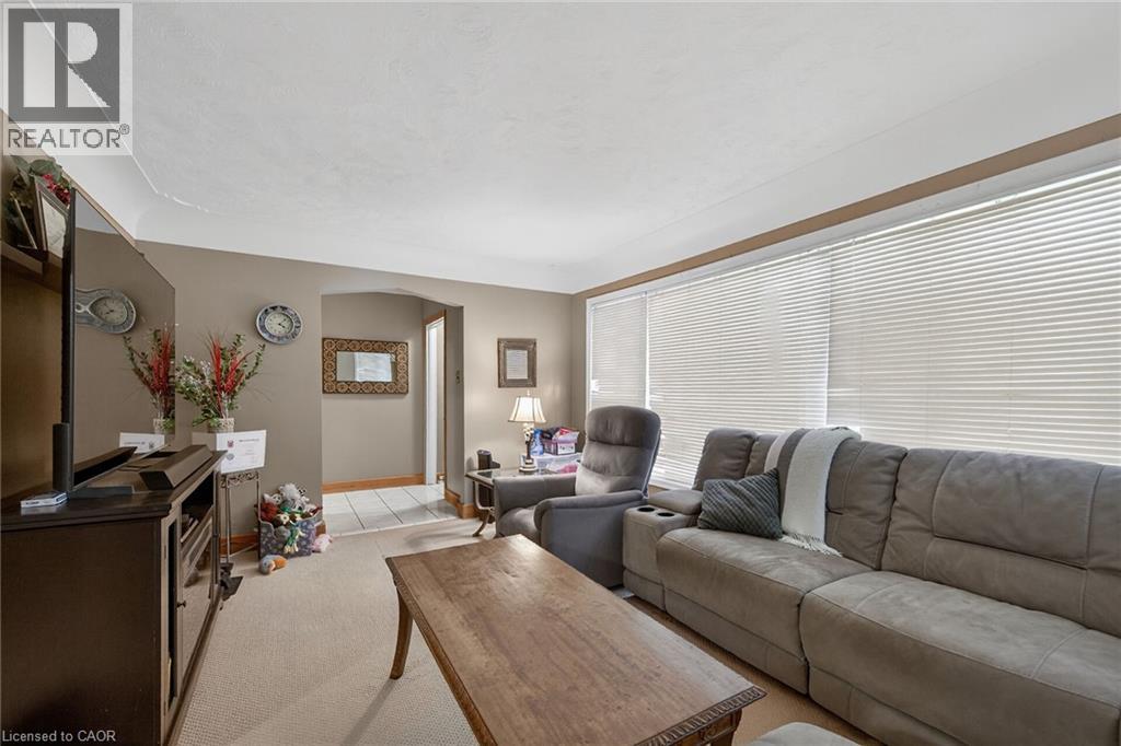 186 SENECA Avenue, Hamilton, Ontario, L9B1M2 — Photo 5
