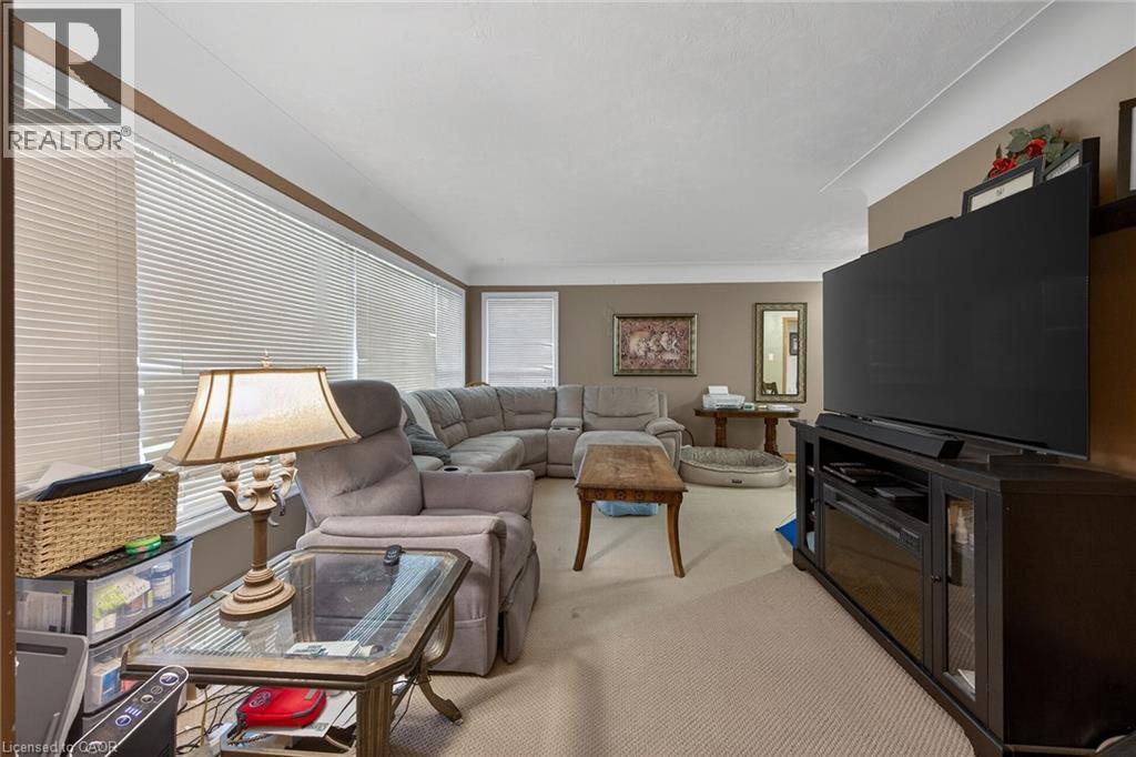 186 SENECA Avenue, Hamilton, Ontario, L9B1M2 — Photo 6