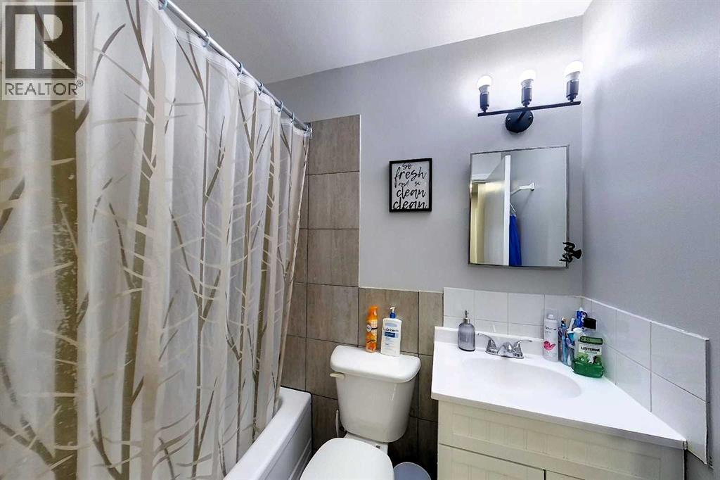 4504 8B Avenue — photo 30