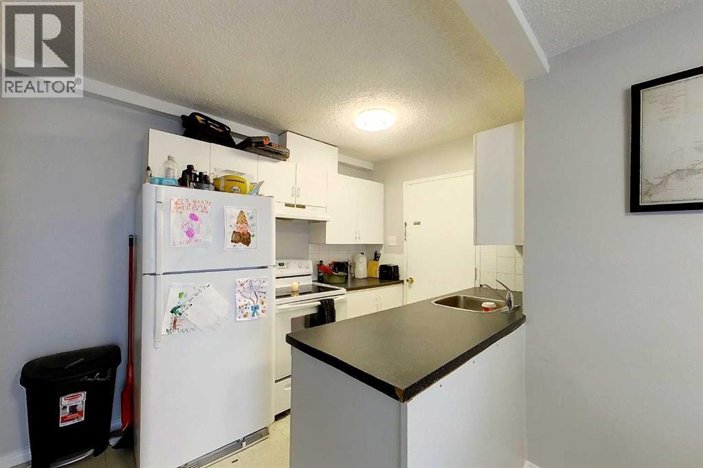 4504 8B Avenue — photo 11