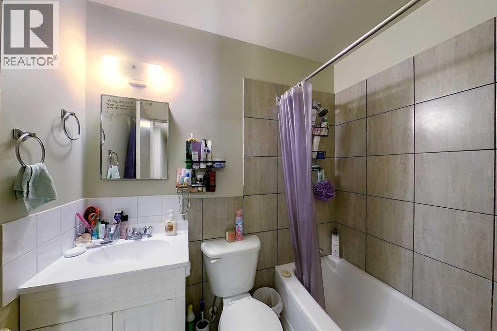 4504 8B Avenue — photo 37