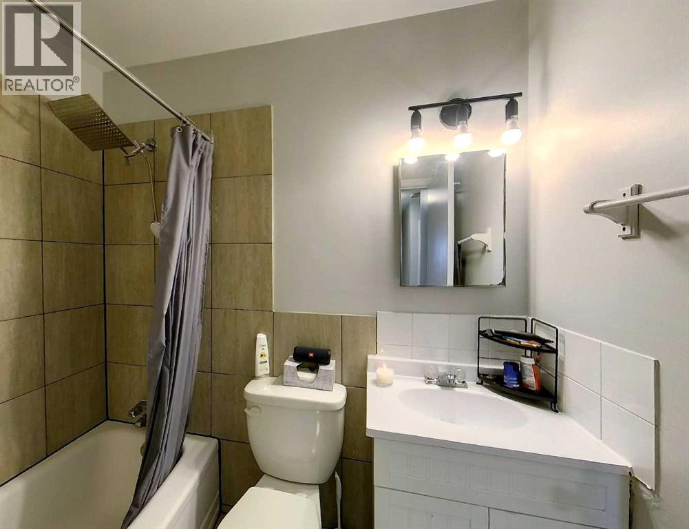 4504 8B Avenue — photo 16