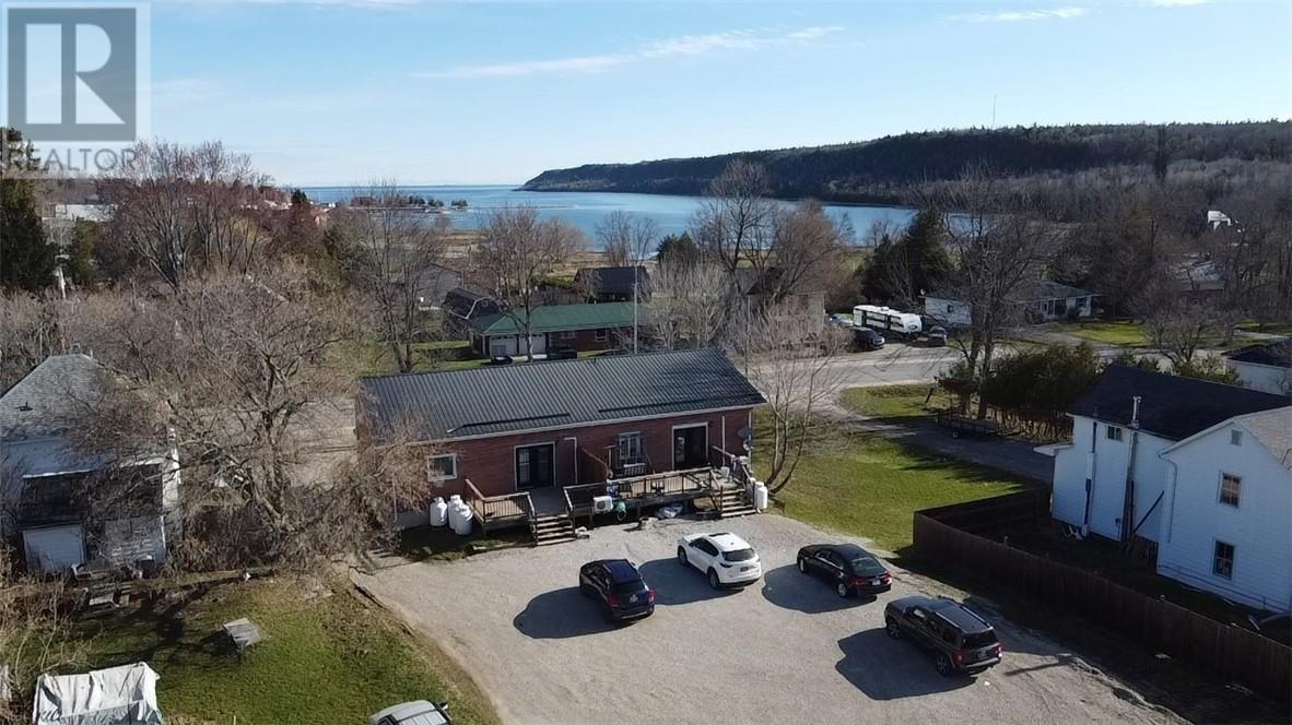 15 Agnes St, Gore Bay, Ontario, P0P1H0 — Photo 2
