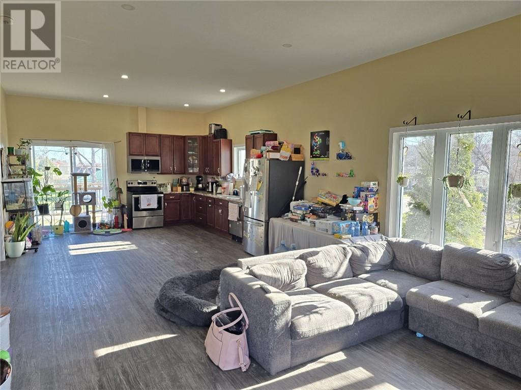 15 Agnes St, Gore Bay, Ontario, P0P1H0 — Photo 6