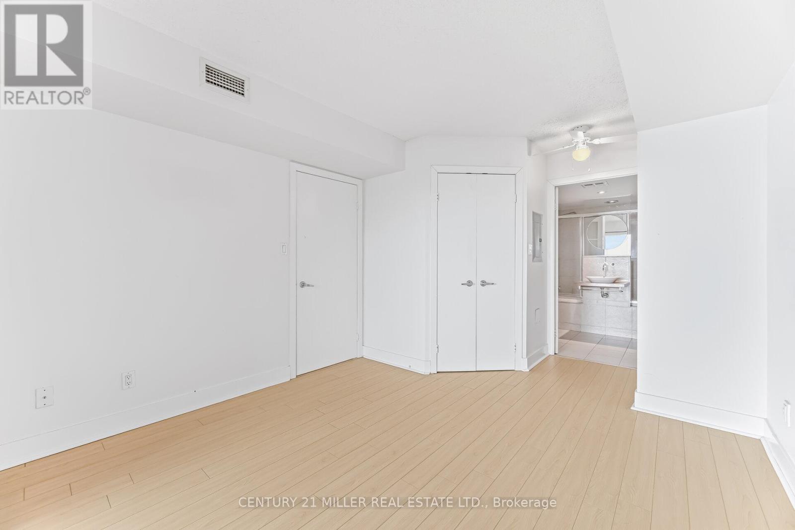 #318 550 QUEENS QUAY W - 15