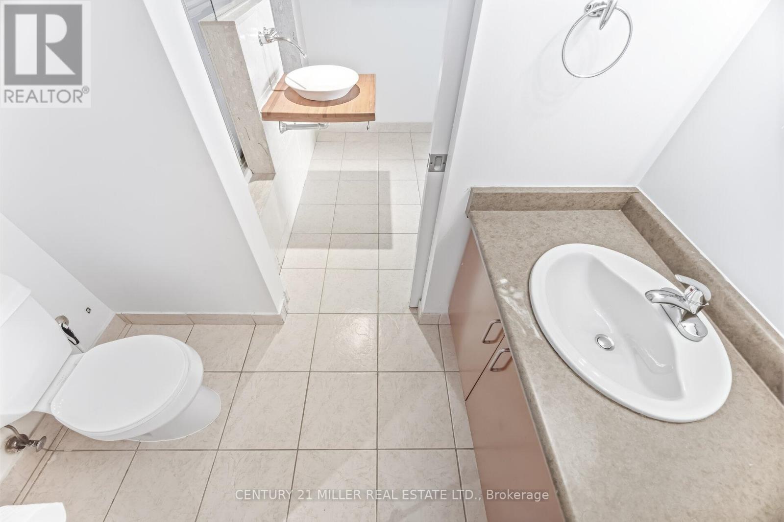 #318 550 QUEENS QUAY W - 17