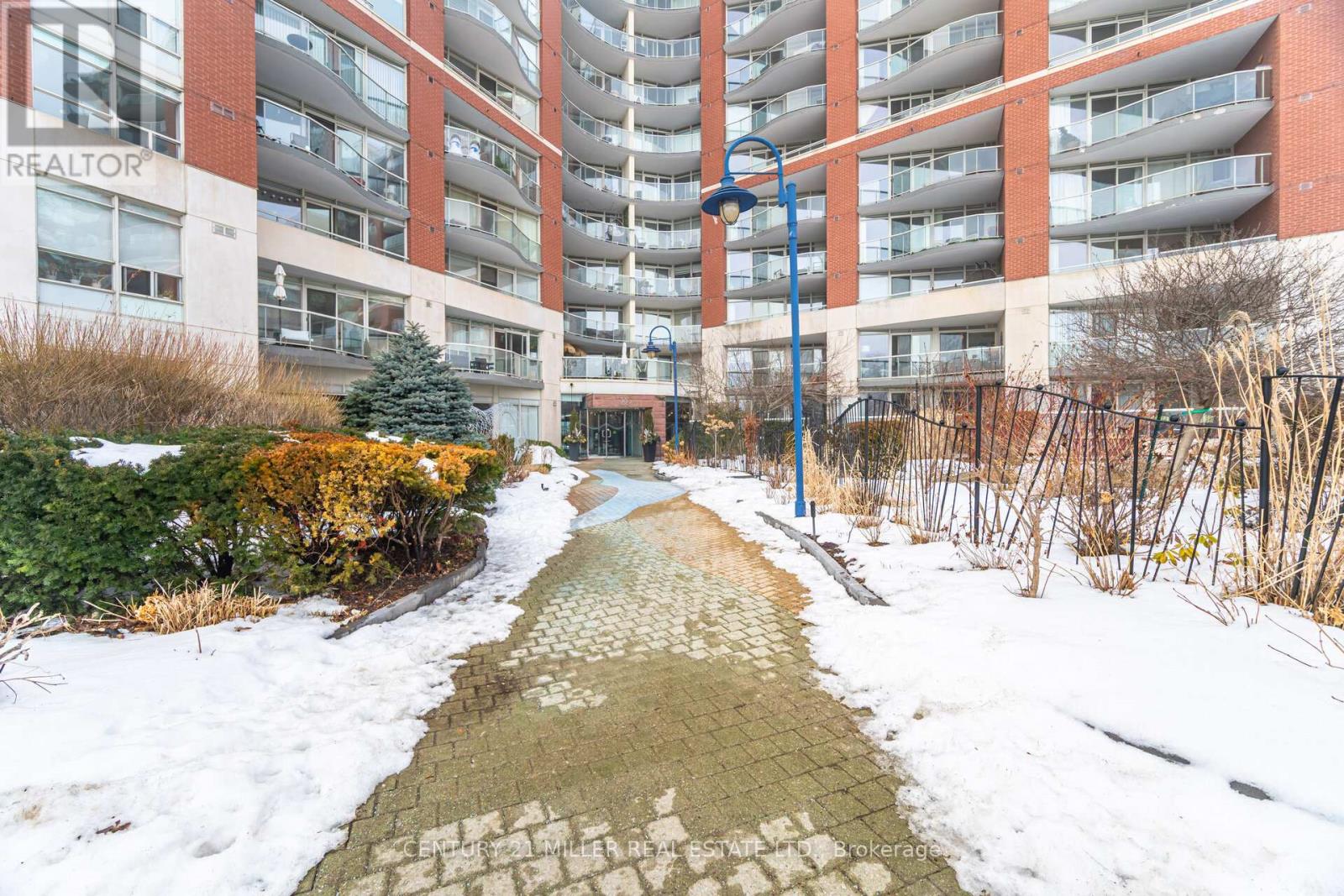 #318 550 QUEENS QUAY W - 2