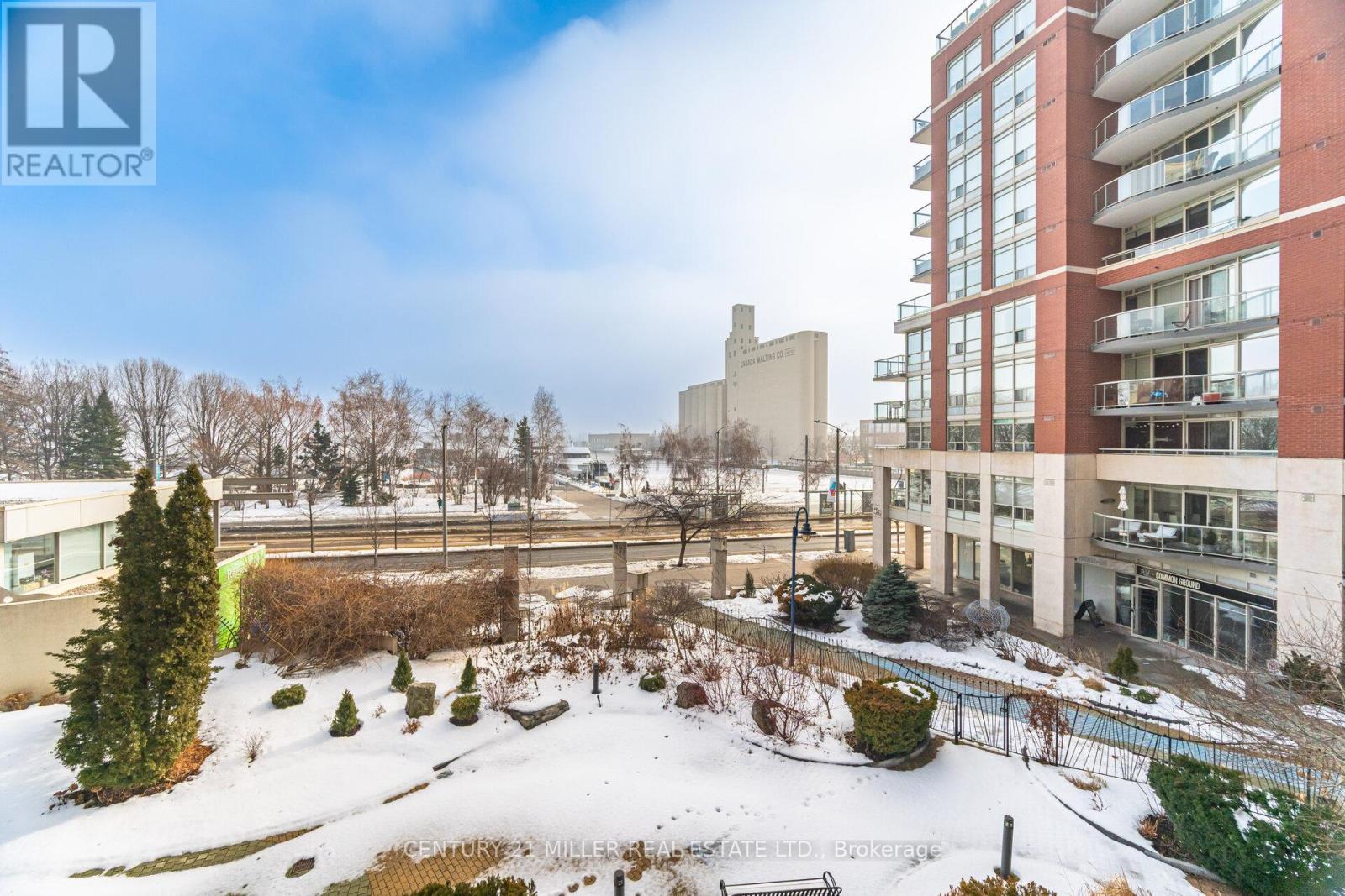 #318 550 QUEENS QUAY W - 22