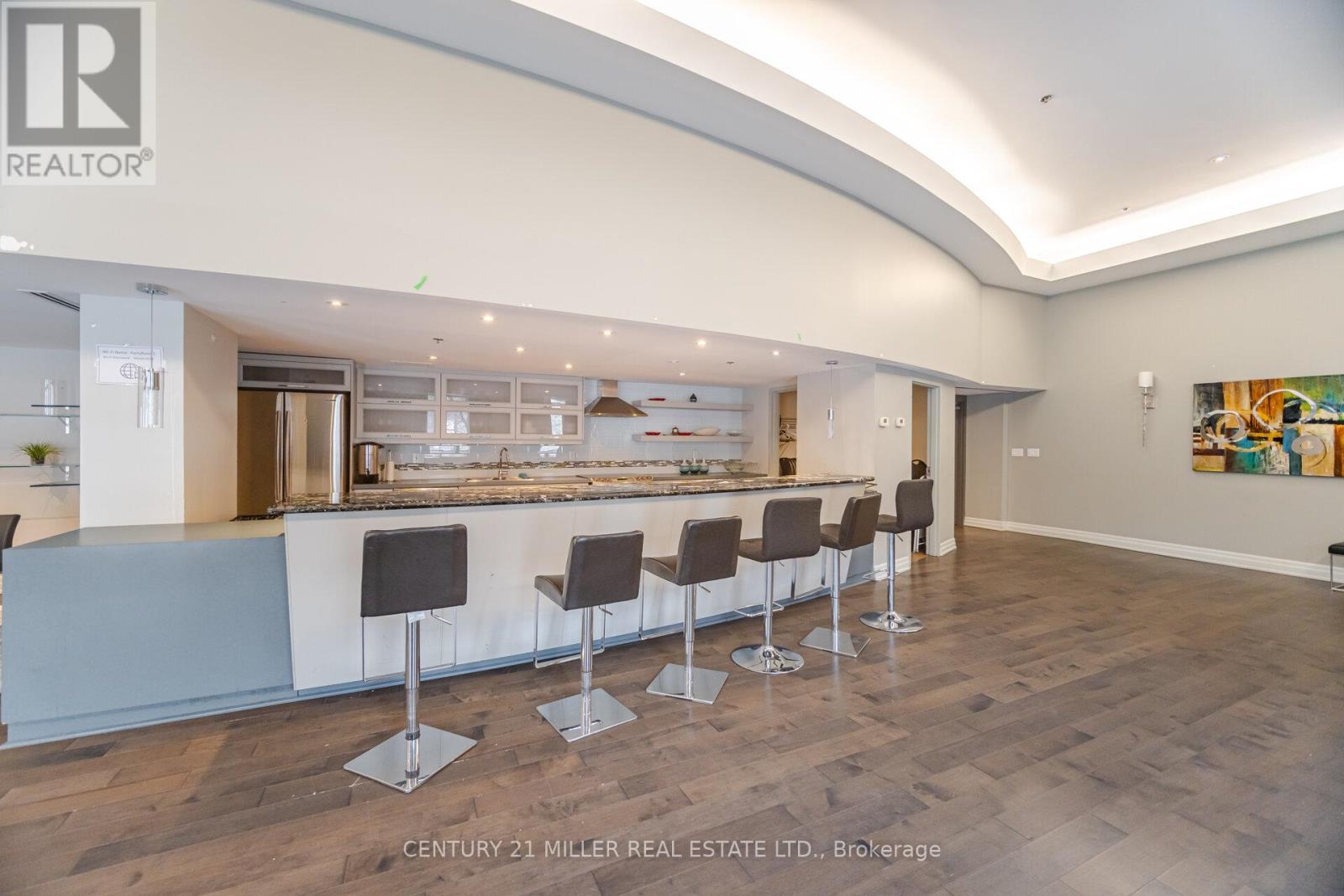 #318 550 QUEENS QUAY W - 30