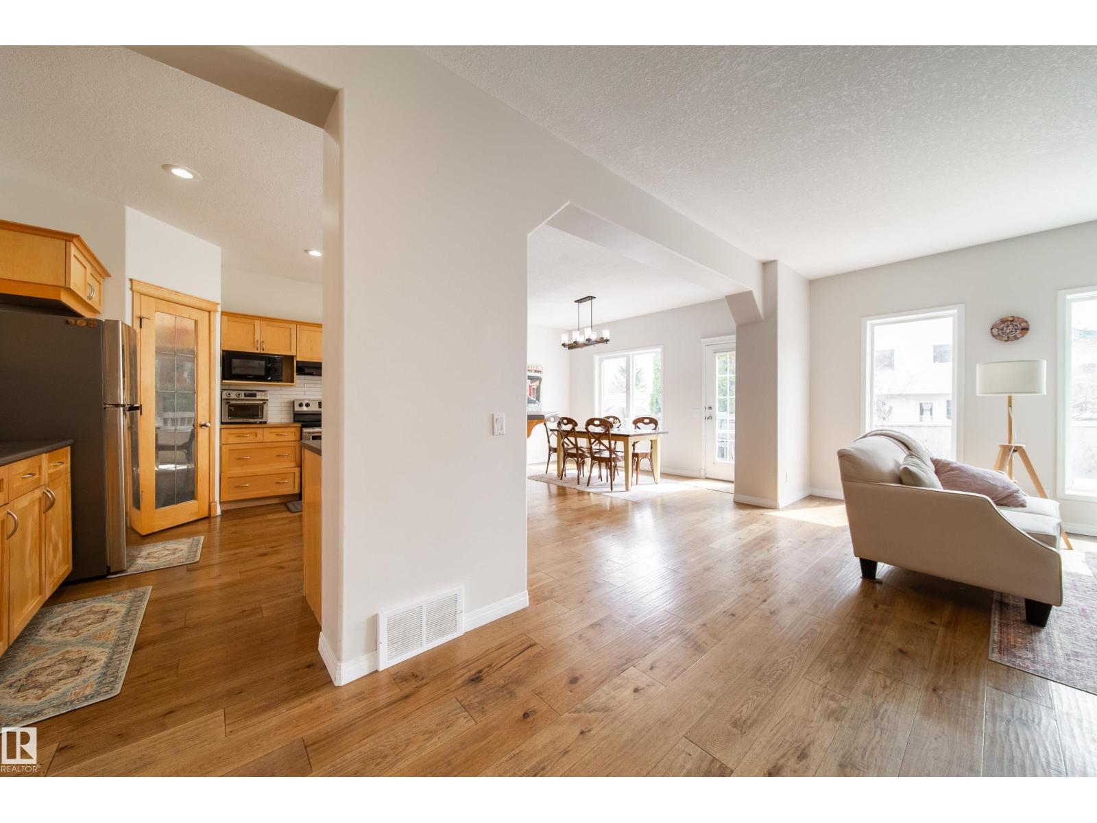 1205 ORMSBY LN NW, Edmonton
