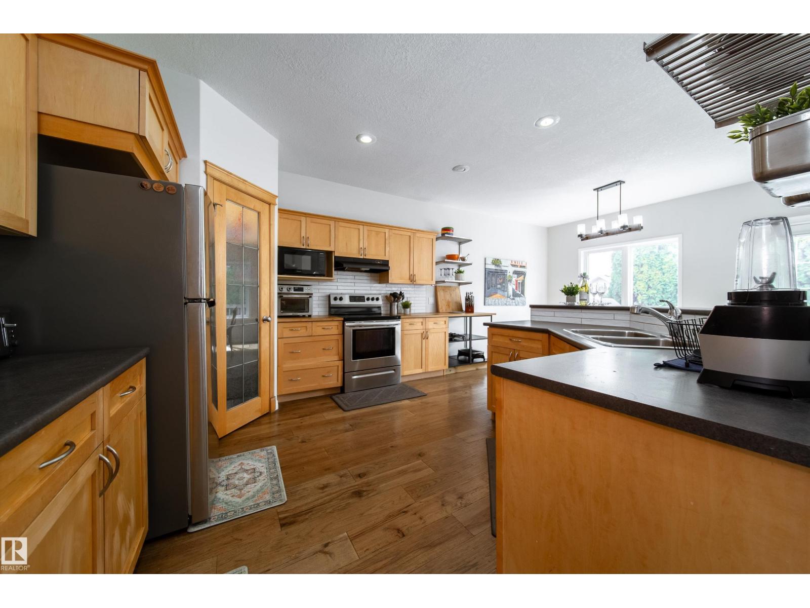 1205 ORMSBY LN NW, Edmonton