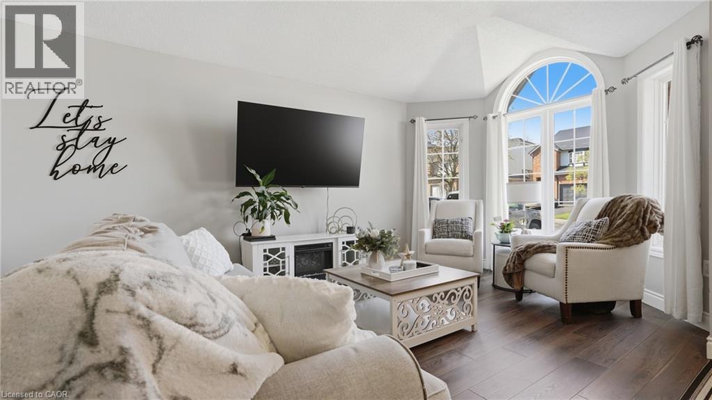 28 GLENHOLLOW Drive, Stoney Creek, Ontario, L8J3R8 — Photo 6