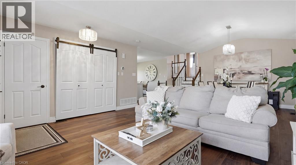 28 GLENHOLLOW Drive, Stoney Creek, Ontario, L8J3R8 — Photo 7