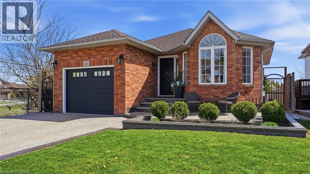28 GLENHOLLOW Drive, Stoney Creek, Ontario, L8J3R8 — Photo 2