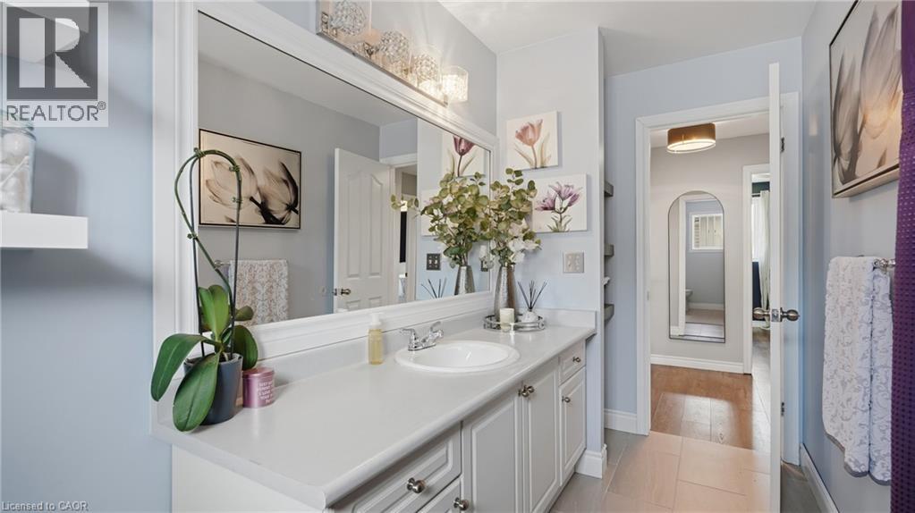 28 GLENHOLLOW Drive, Stoney Creek, Ontario, L8J3R8 — Photo 22