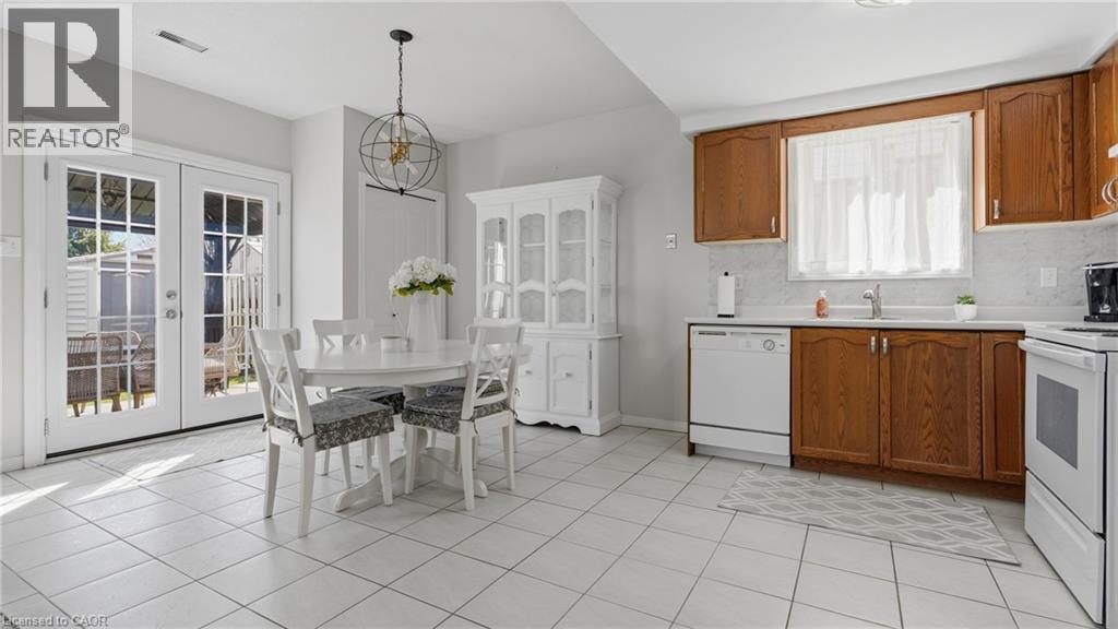 28 GLENHOLLOW Drive, Stoney Creek, Ontario, L8J3R8 — Photo 23
