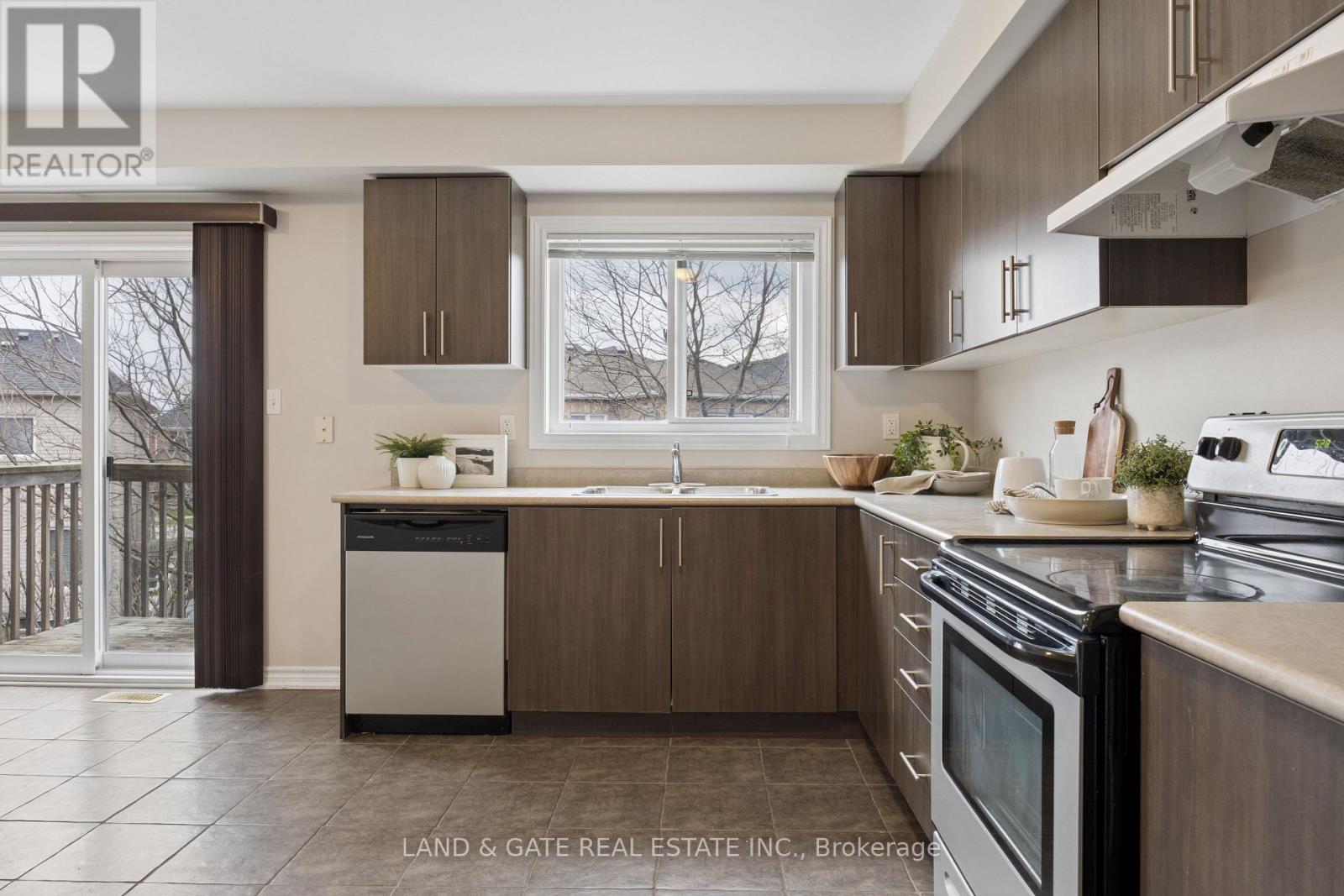 14 KATERSON LANE - 12