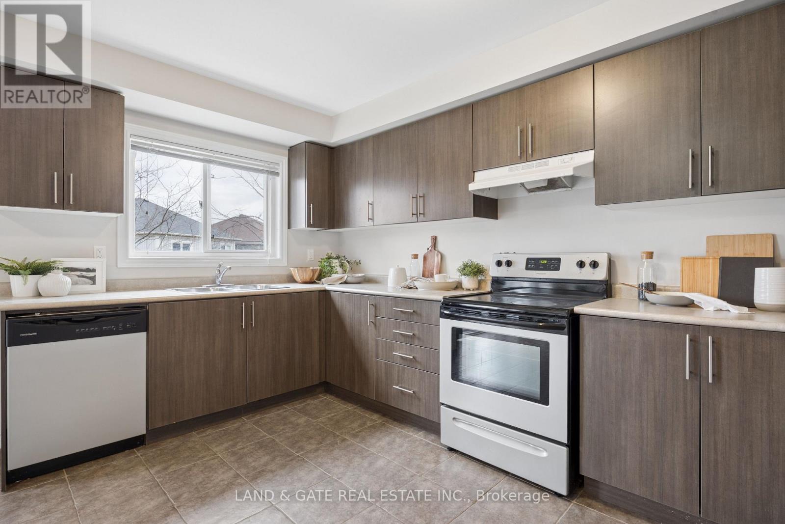 14 KATERSON LANE - 11
