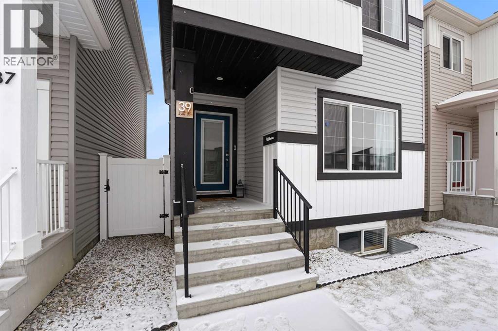 39 Lake Street, Rural Red Deer County