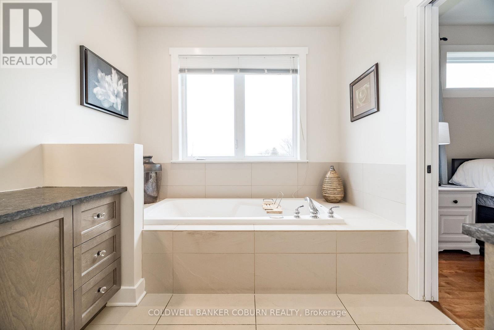 270 WEST LAKE CIRCLE - 27