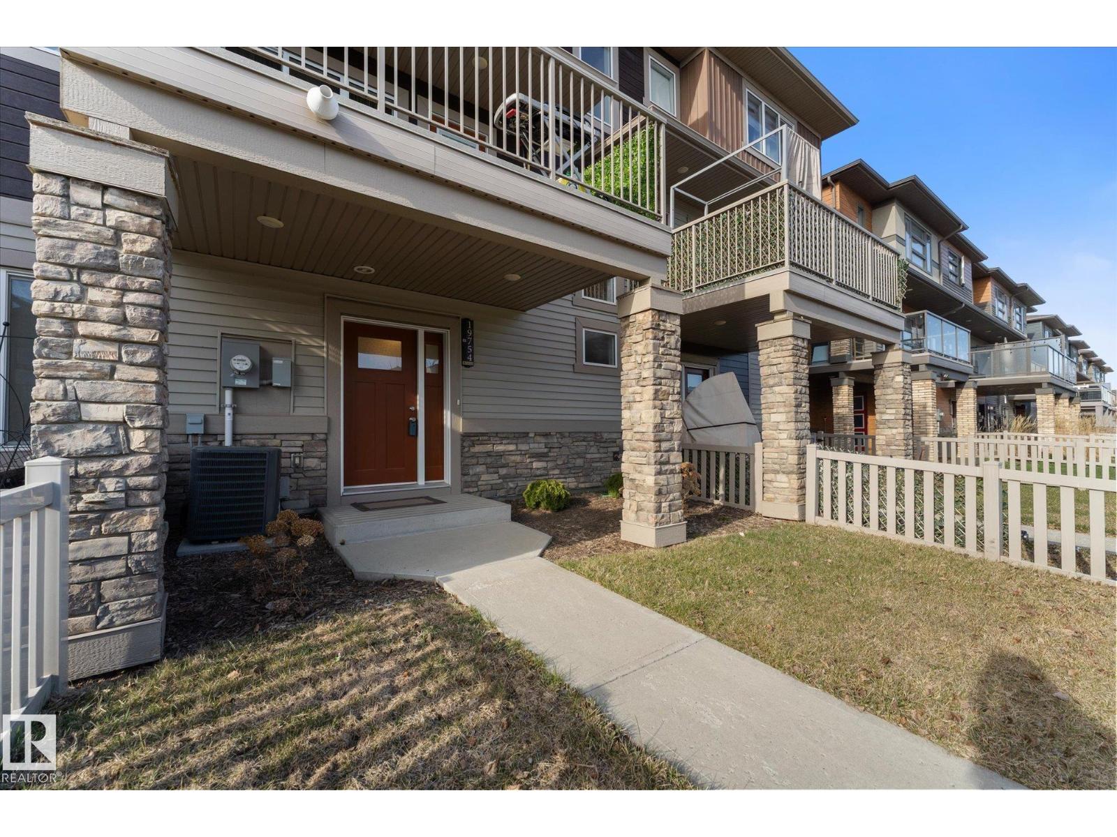 19754 26A AV NW, Edmonton