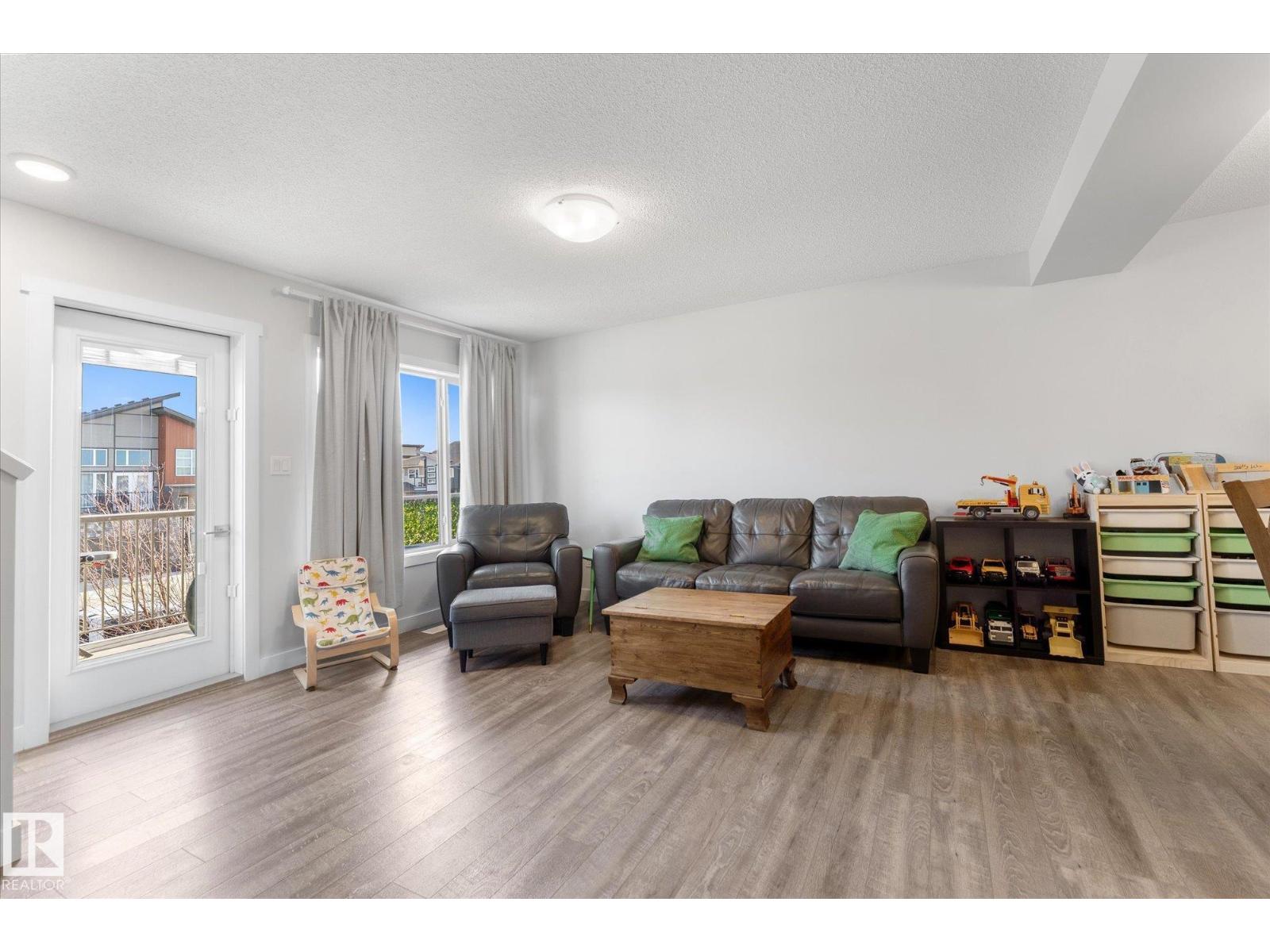 19754 26A AV NW, Edmonton