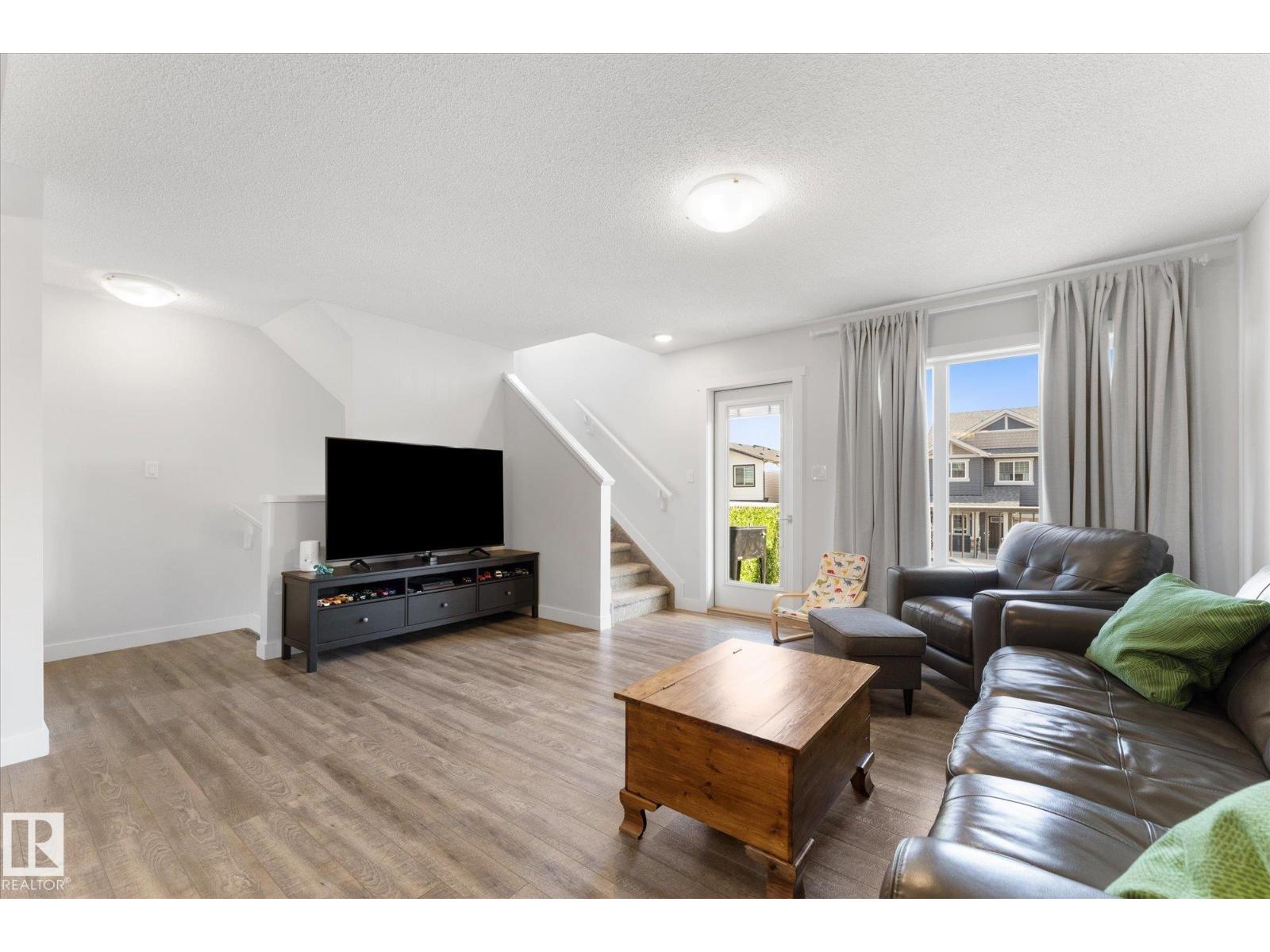 19754 26A AV NW, Edmonton