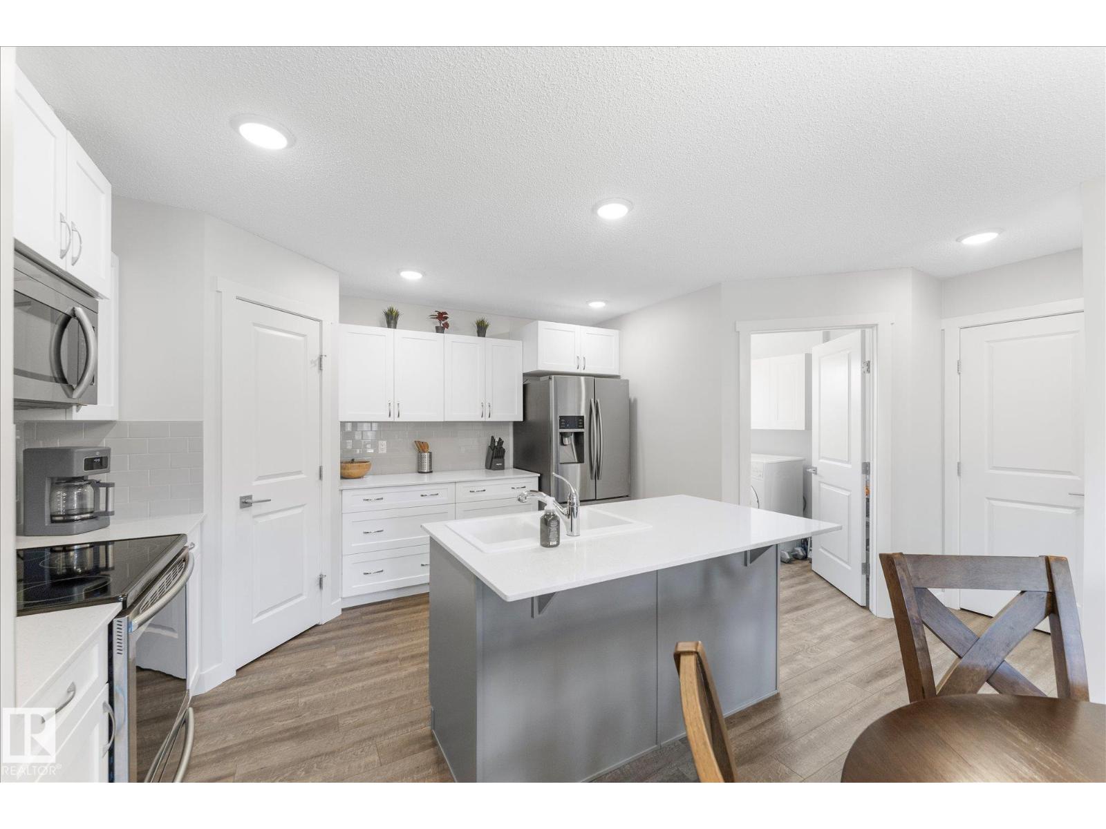 19754 26A AV NW, Edmonton