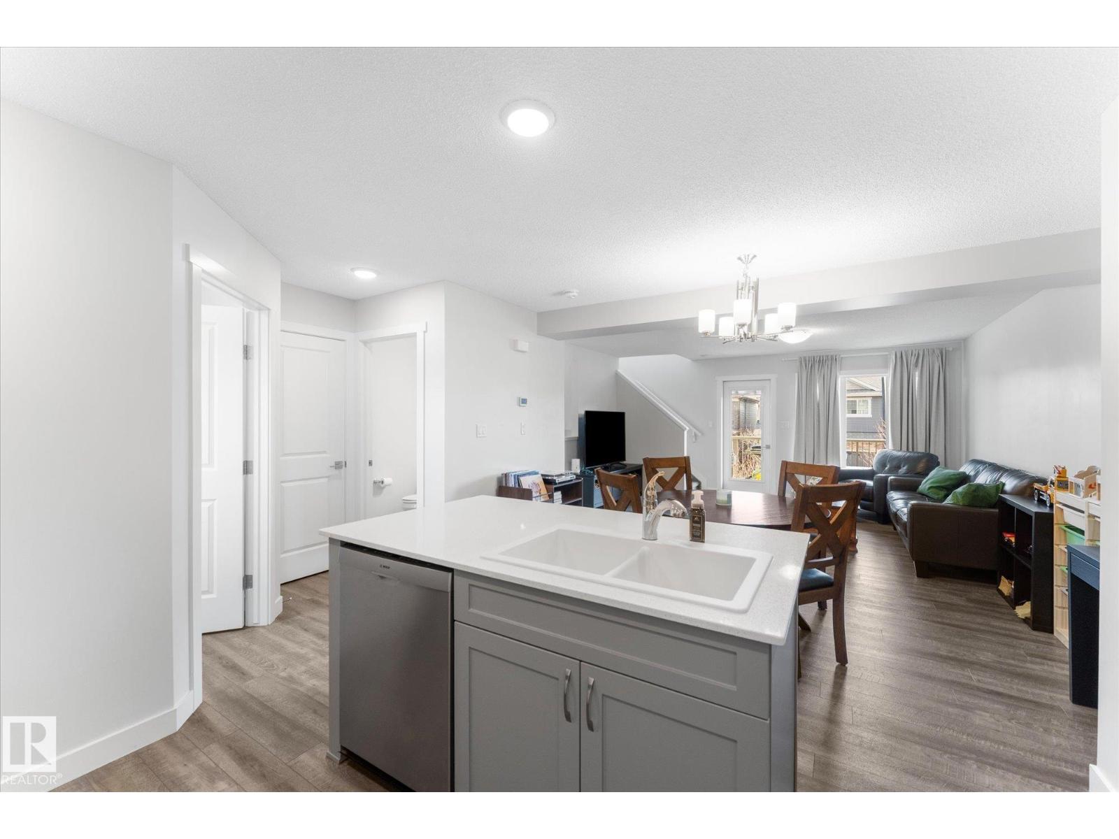 19754 26A AV NW, Edmonton