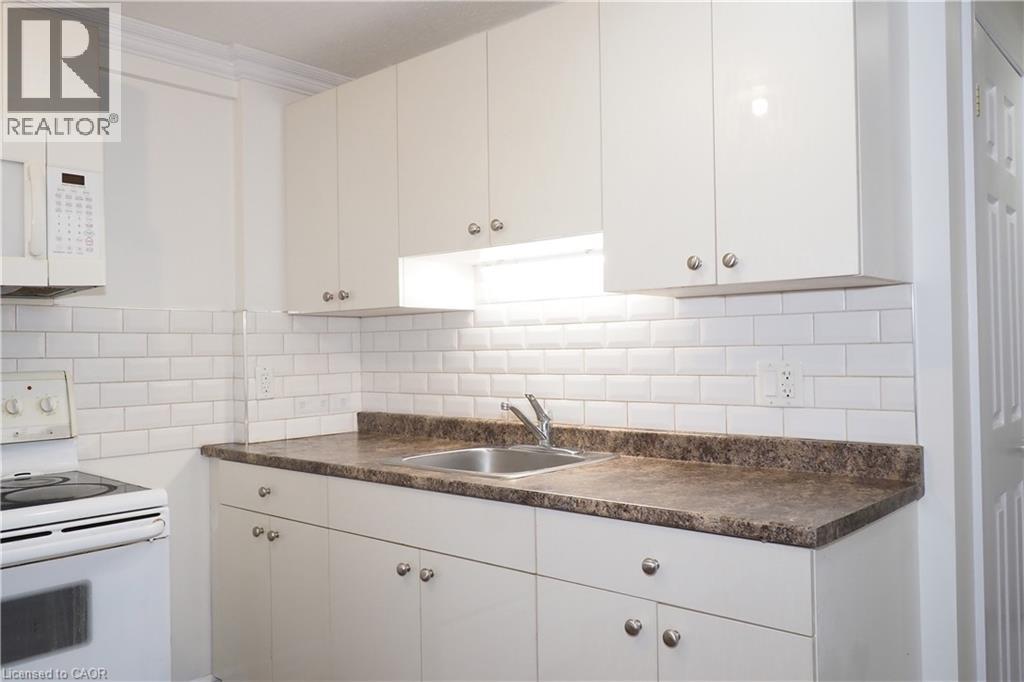 67 HOLLYRIDGE Crescent Unit# Lower, Kitchener, Ontario, N2N3L9 — Photo 19