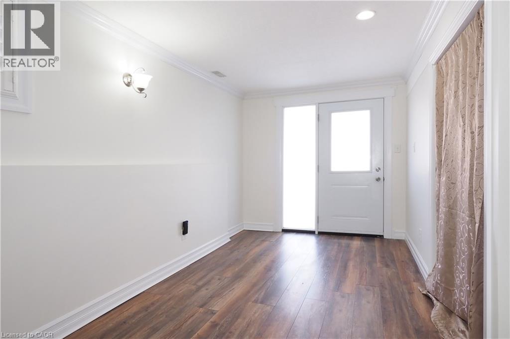 67 HOLLYRIDGE Crescent Unit# Lower, Kitchener, Ontario, N2N3L9 — Photo 6