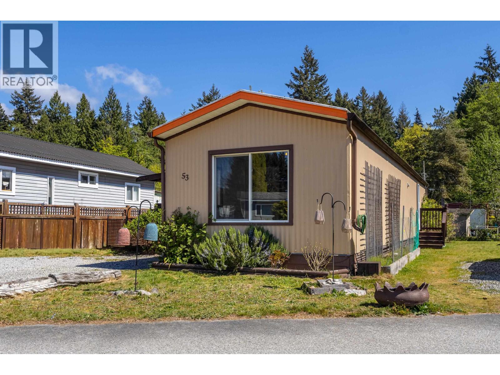 53 1413 SUNSHINE COAST HIGHWAY, Gibsons