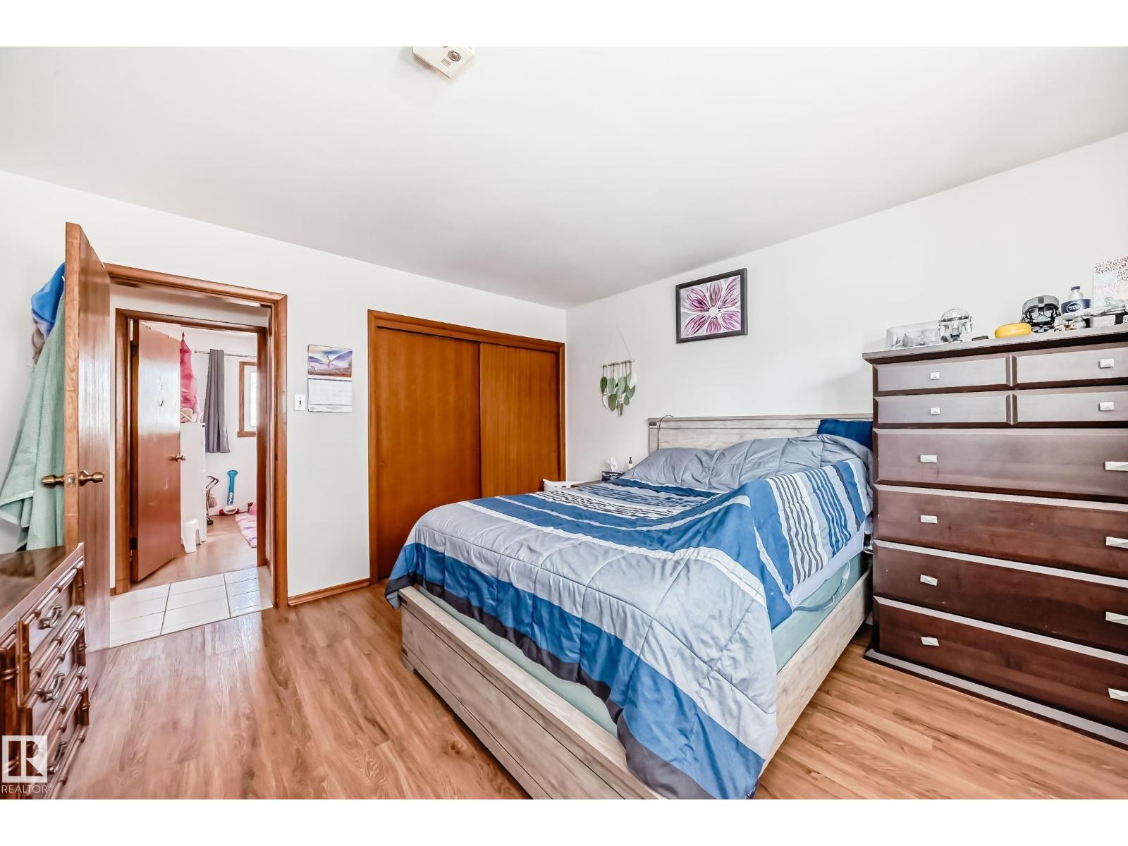 12106 48 ST NW, Edmonton