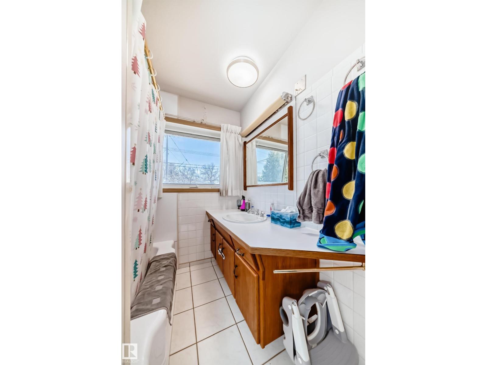 12106 48 ST NW, Edmonton