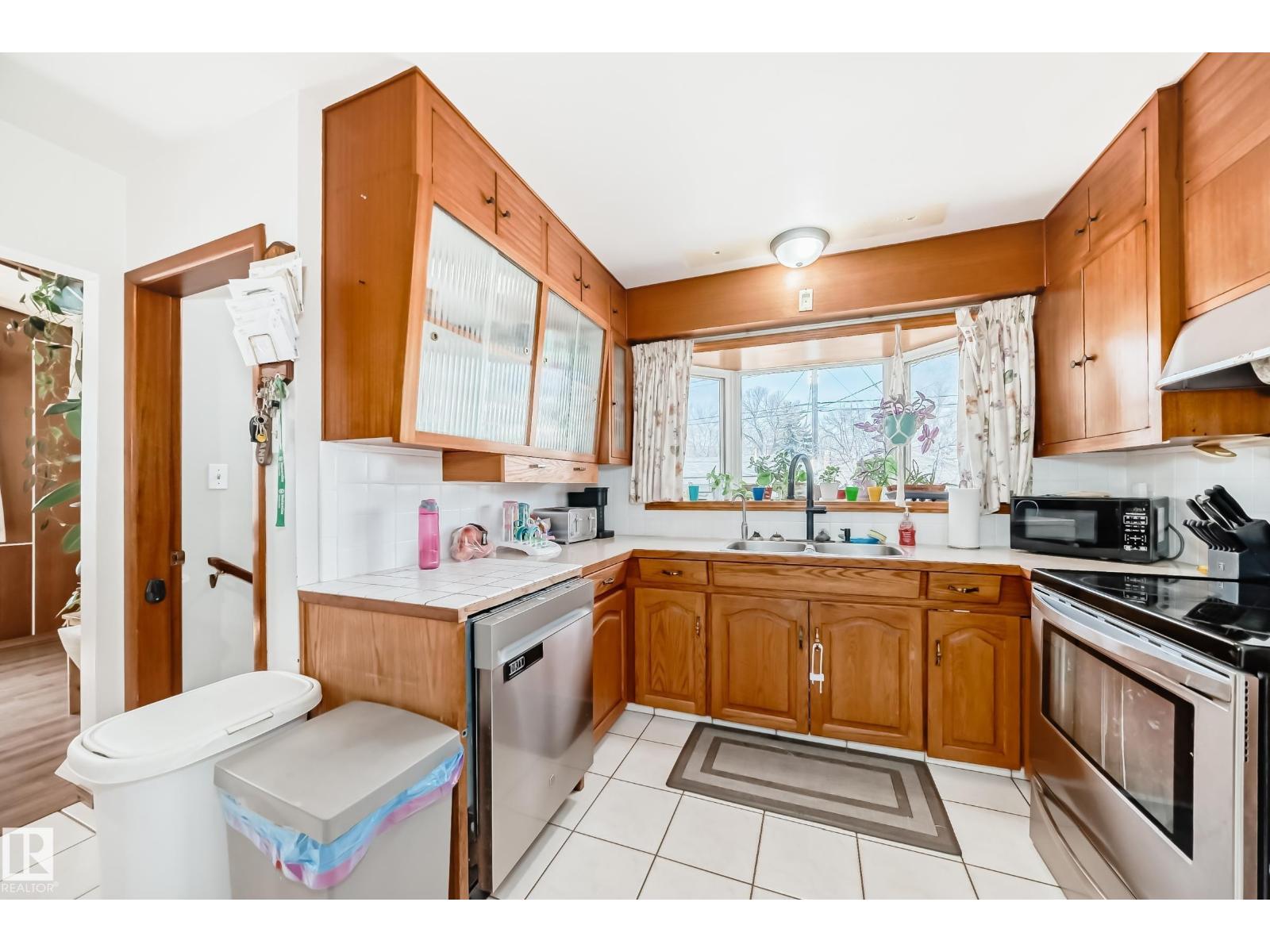 12106 48 ST NW, Edmonton