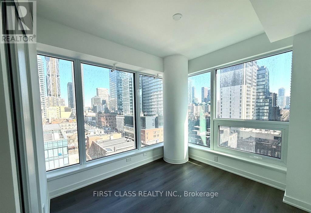 #905 8 WELLESLEY STREET W - 14