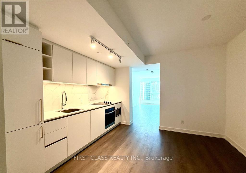 #905 8 WELLESLEY STREET W - 5