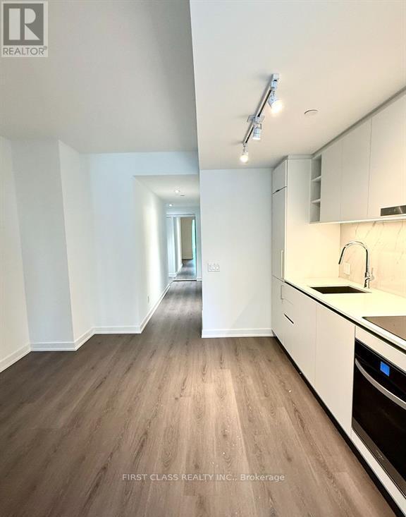 #905 8 WELLESLEY STREET W - 9
