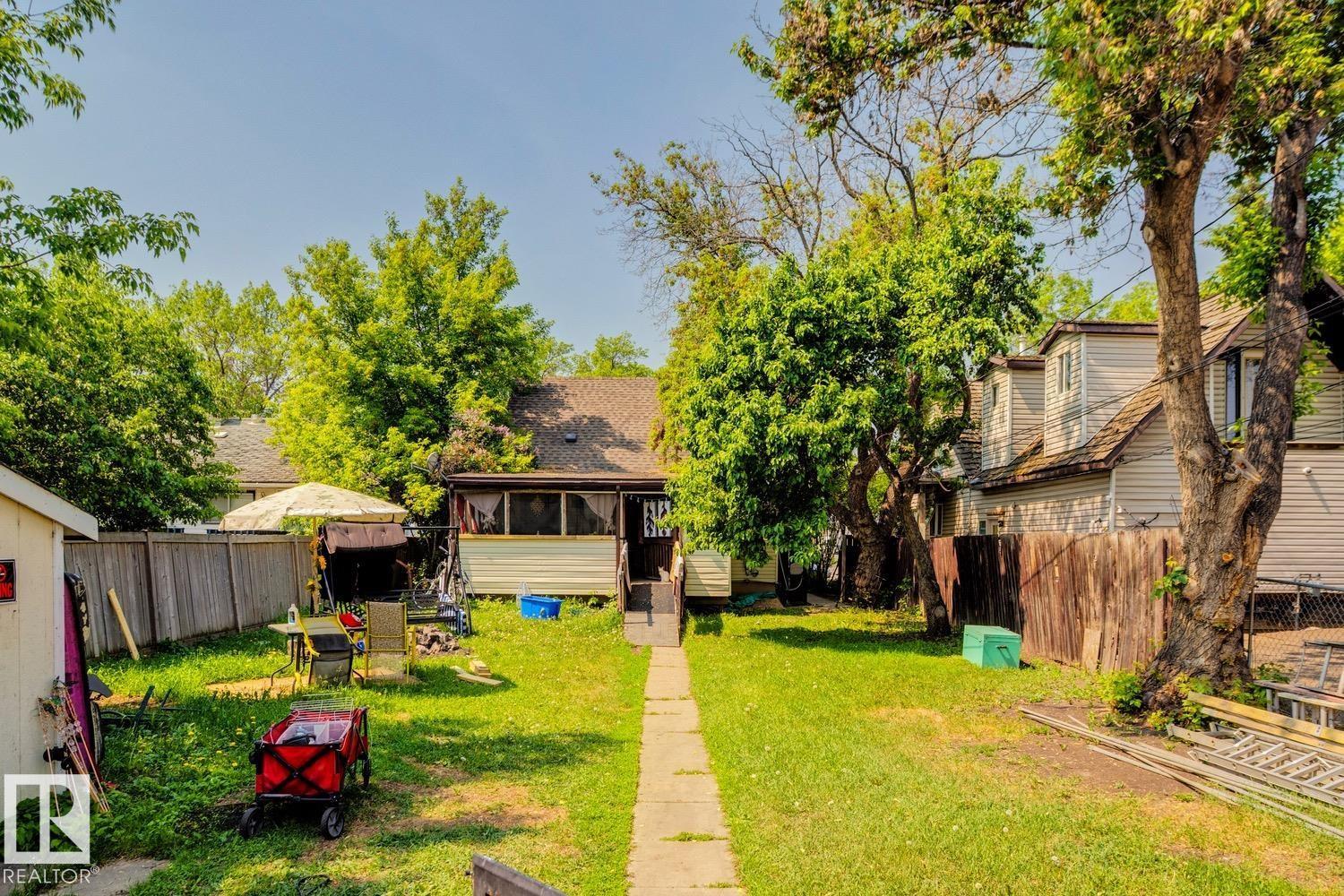 12219 107 ST NW - 4